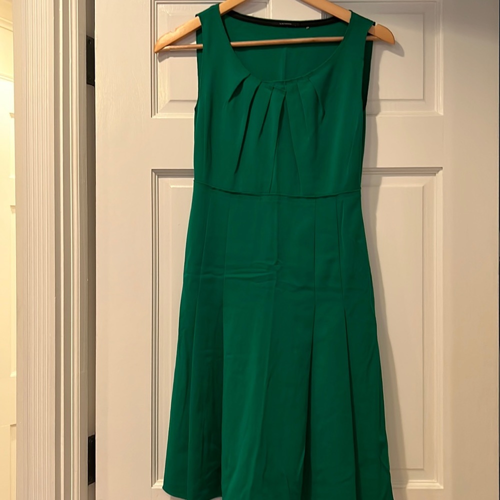 Adorable classic dress size 0 worn once